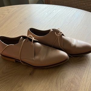 Everlane lace up Oxford